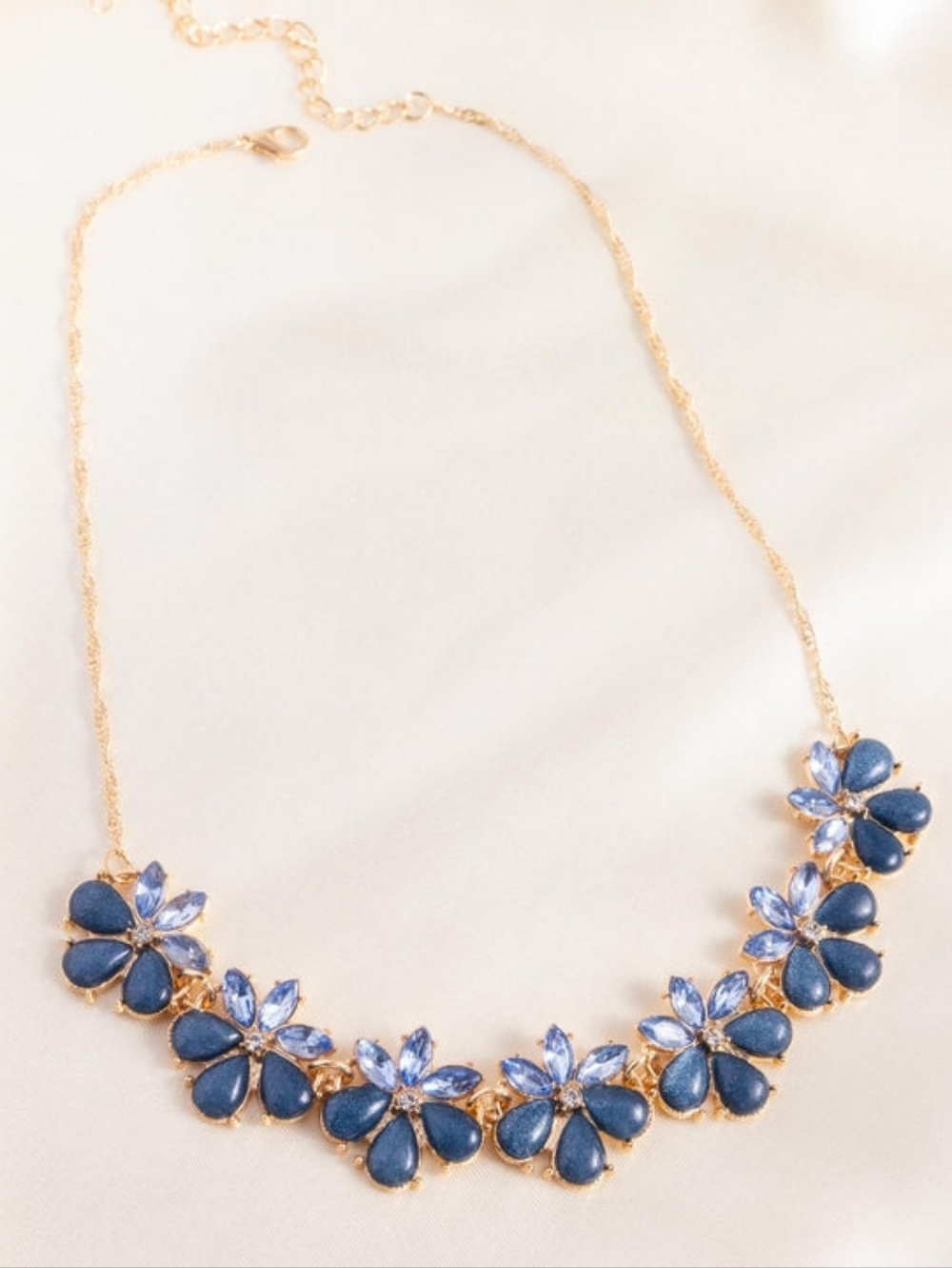 Consistent Chic Necklace - Picture 4 of 4